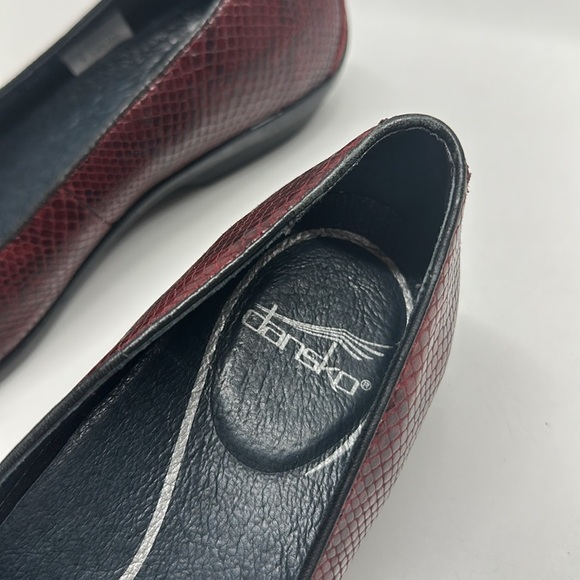 Dansko Olivia Loafer Shoes Slip On Snakeskin Pattern Burgundy Red Size 37 US 7 - Picture 7 of 12